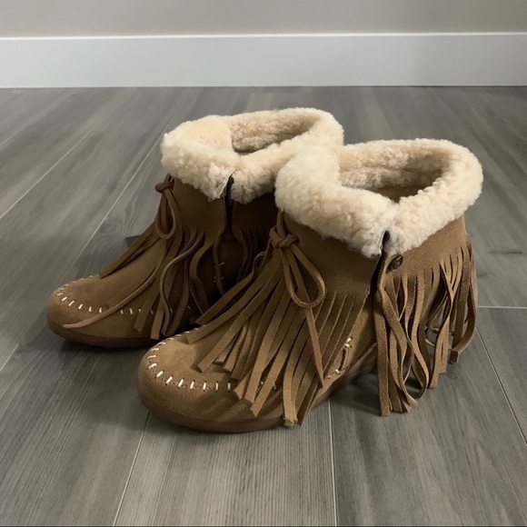 NIB Koolaburra Mocky Moc Sheepskin Boots, 7.5 - Picture 4 of 5